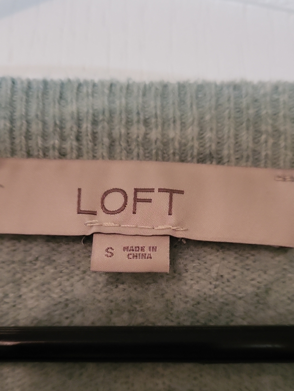 Loft Small Sweater - Picture 4 of 6